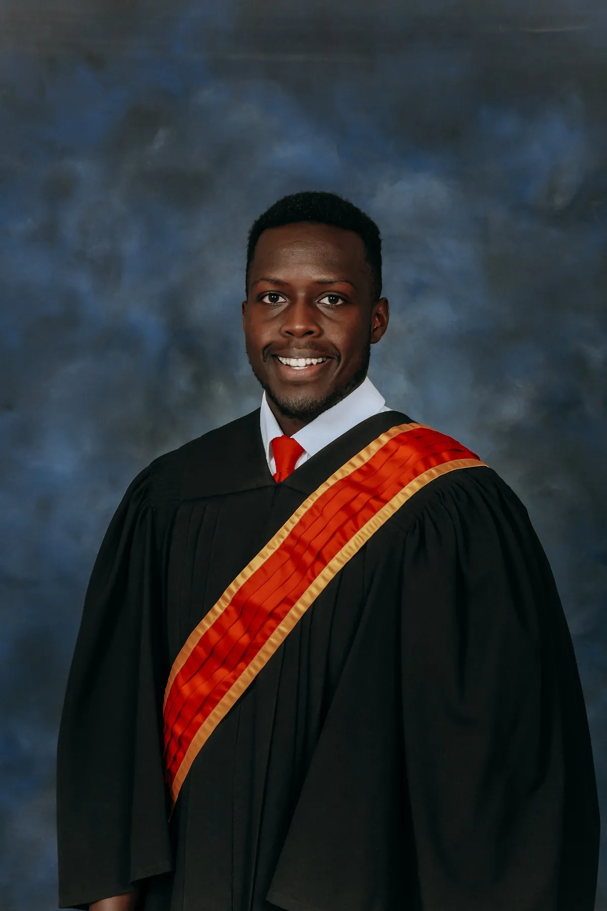 Cédrick A. Kayigire lors de sa remise de diplôme